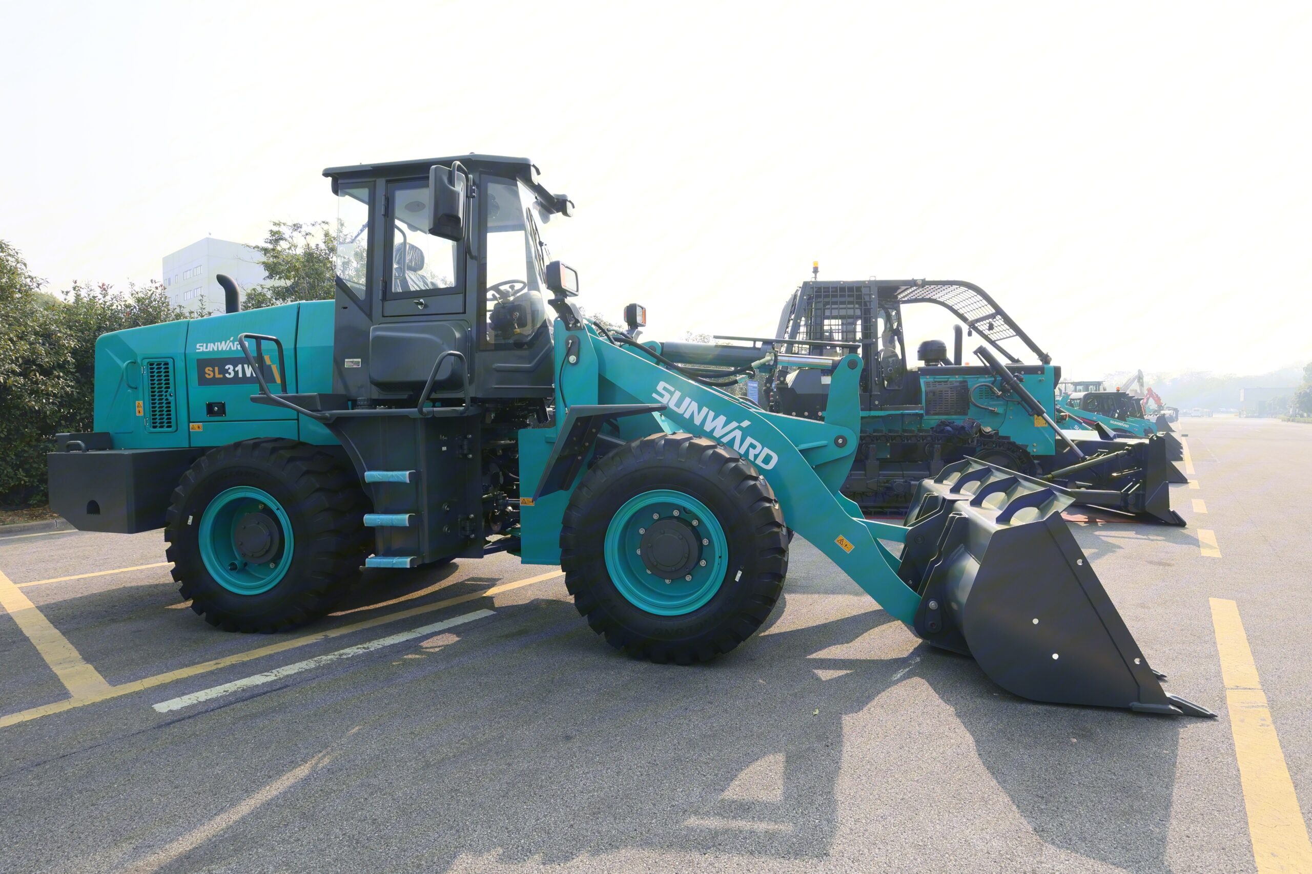 Фронтальный погрузчик SUNWARD SL31W