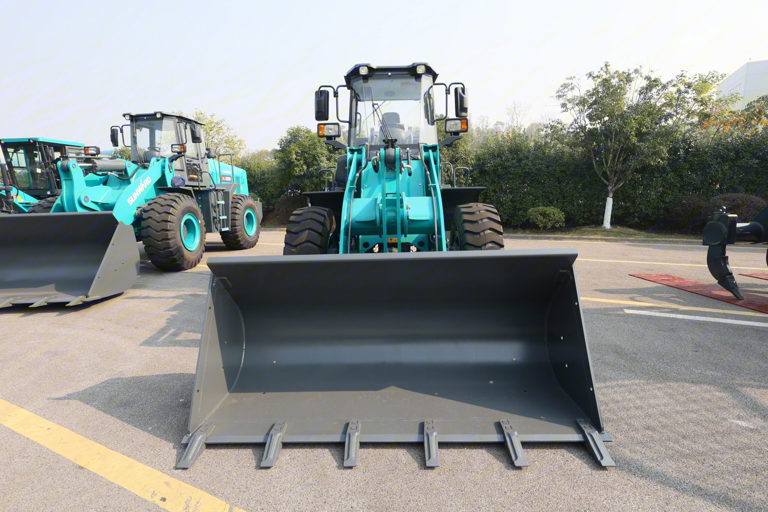Фронтальный погрузчик SUNWARD SL31W